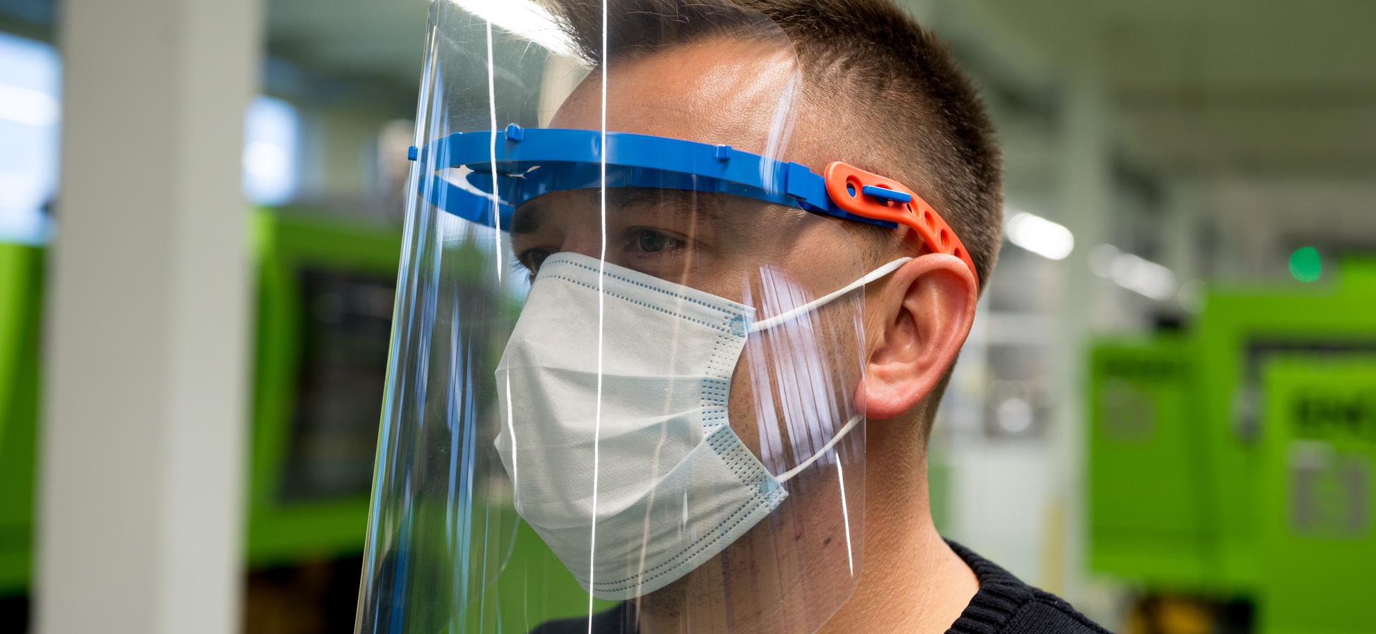 L’azienda Drutex S.A. produce mascherine viso-protettive e di conseguenza aiutiamo direttamente gli ospedali.